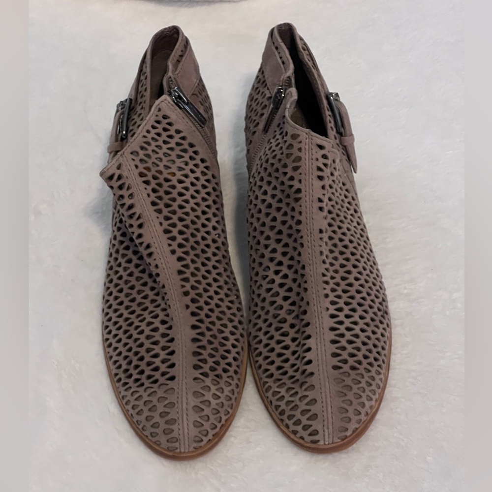 Vince Camuto phandra pointed laser cut booties Y2K summer festival cottagecore - Picture 3 of 15